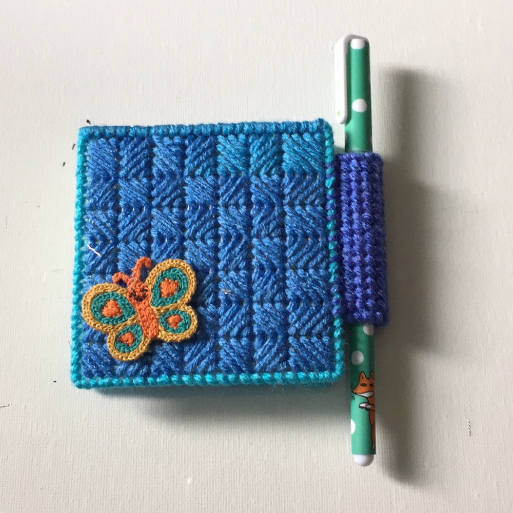 Post it note pad holder/pen, handmade 🌺